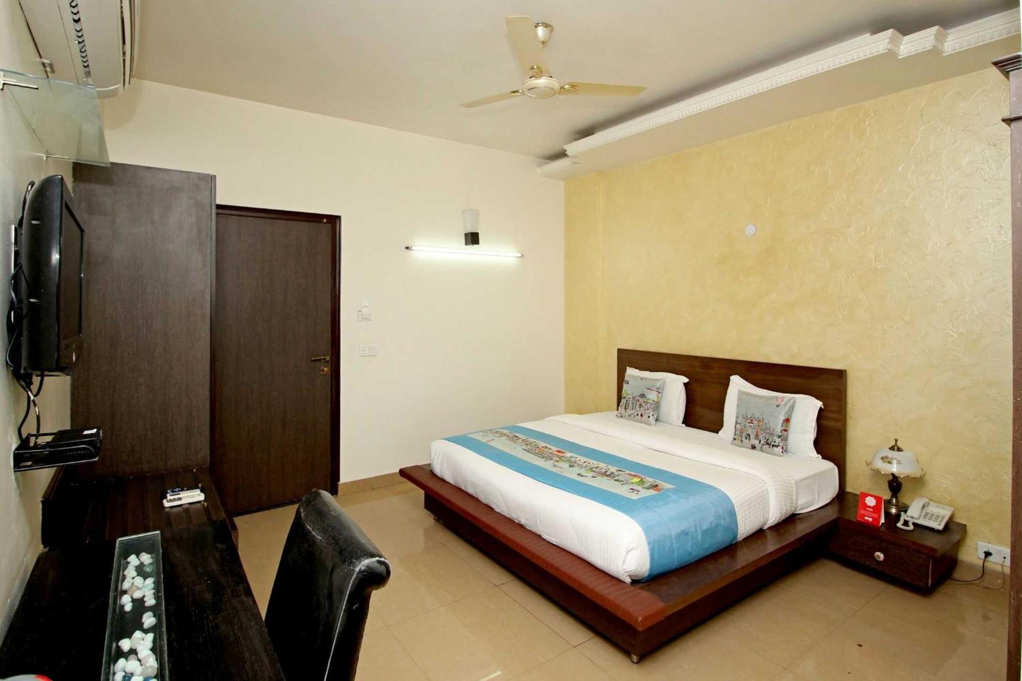 Super Collection O Sakshi Hotell Gurgaon Exteriör bild